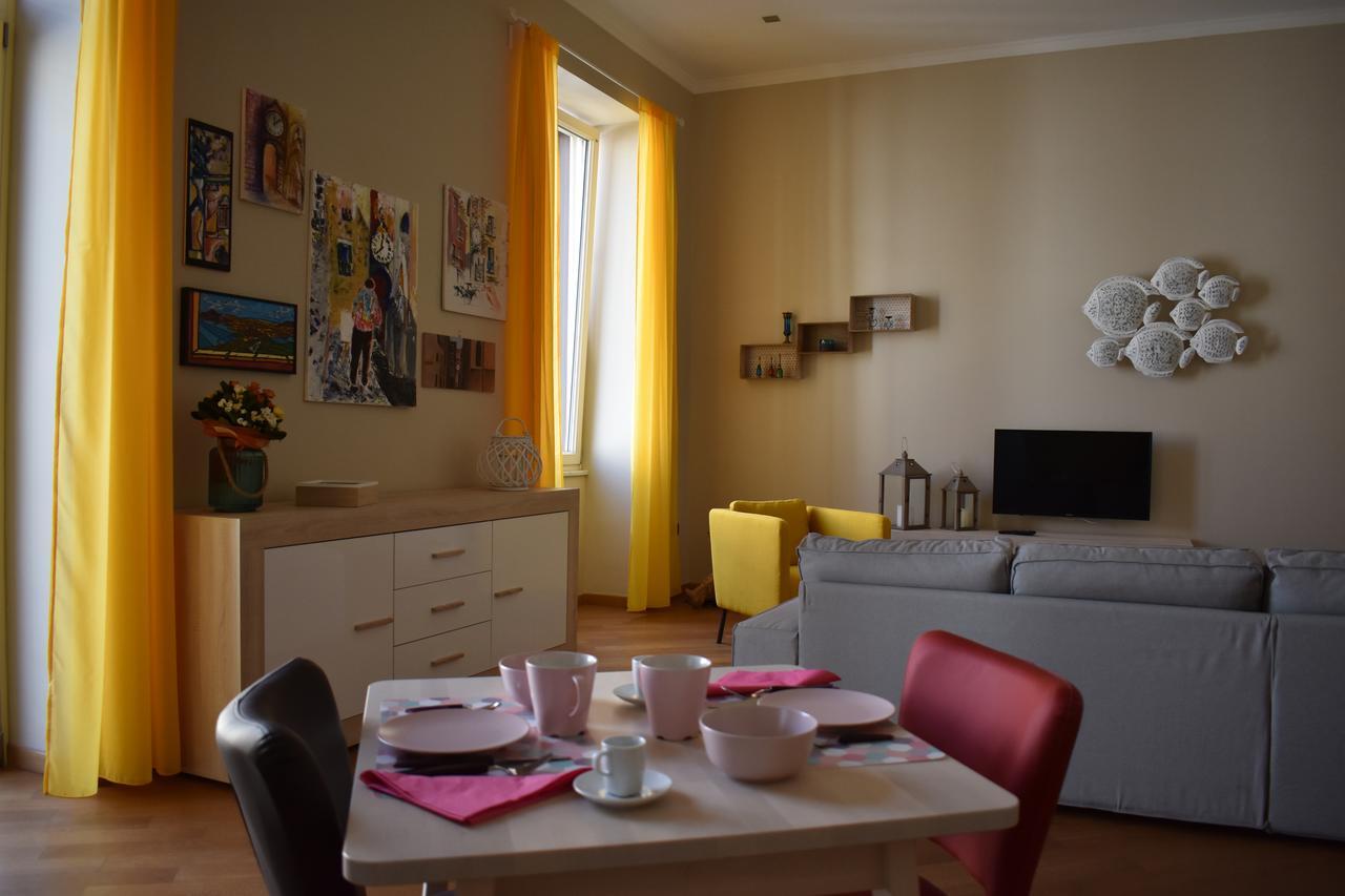 I Vicere B&B Deluxe Naples Luaran gambar