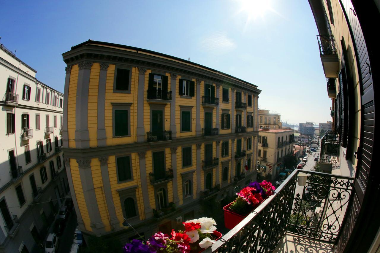 I Vicere B&B Deluxe Naples Luaran gambar