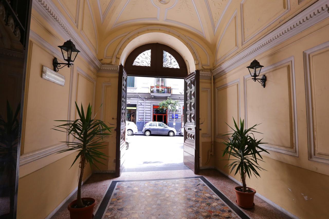I Vicere B&B Deluxe Naples Luaran gambar